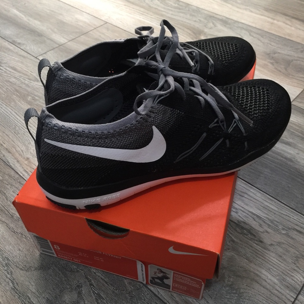 Woman’s Nike free tr focus flyknit